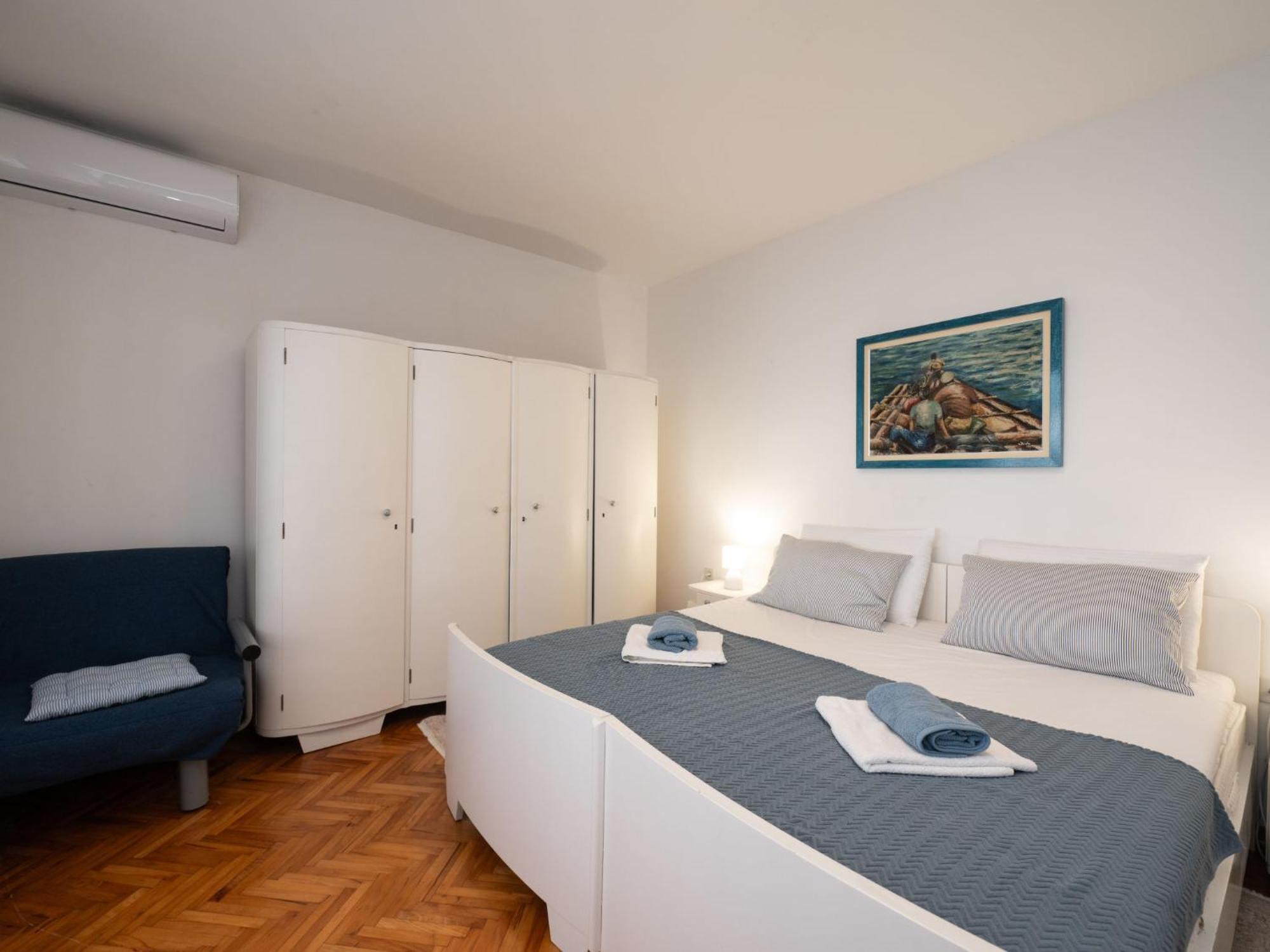Apartment Hela - Lov512 By Interhome *